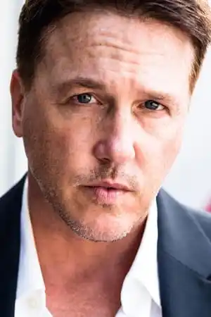 Lochlyn Munro fotoğrafı
