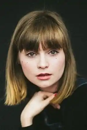 Lola Petticrew fotoğrafı