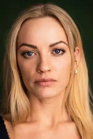 Lucy Martin fotoğrafı