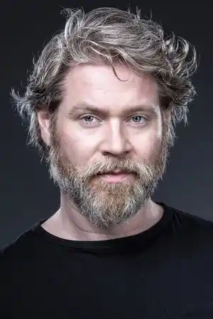 Lukas Loughran fotoğrafı