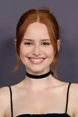 Madelaine Petsch fotoğrafı