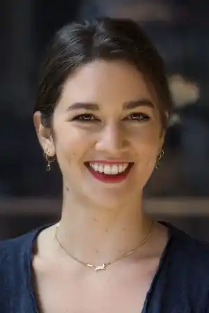 Madeline Sharafian fotoğrafı