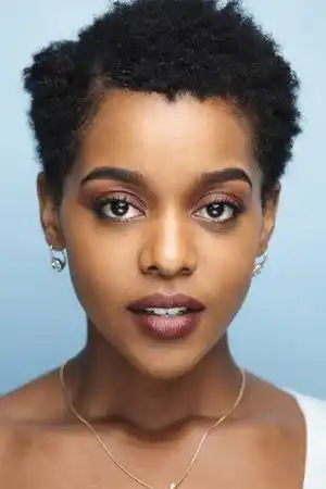 Mallori Johnson fotoğrafı