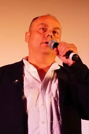 Mark Burton fotoğrafı