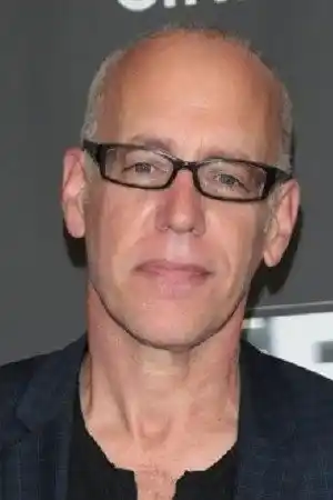 Mark Young fotoğrafı