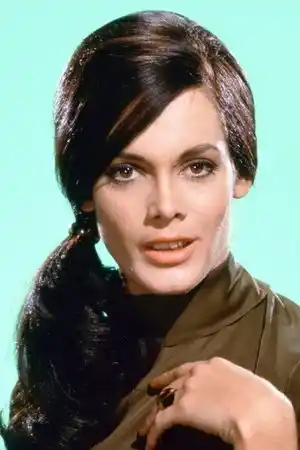 Martine Beswick fotoğrafı