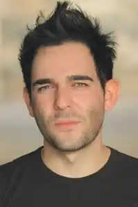 Matthew-Lee Erlbach fotoğrafı