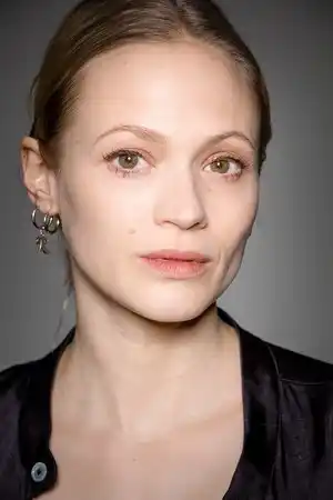 Mavie Hörbiger fotoğrafı