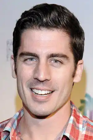 Max McGuire fotoğrafı