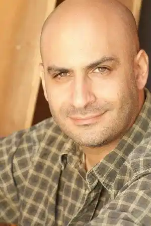 Michael Benyaer fotoğrafı