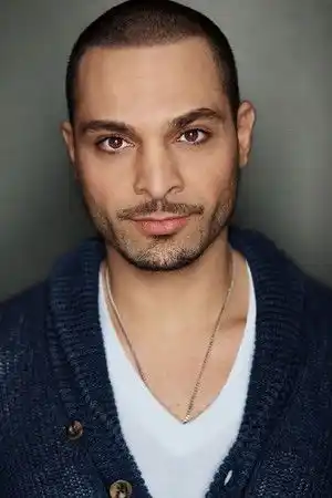 Michael Mando fotoğrafı