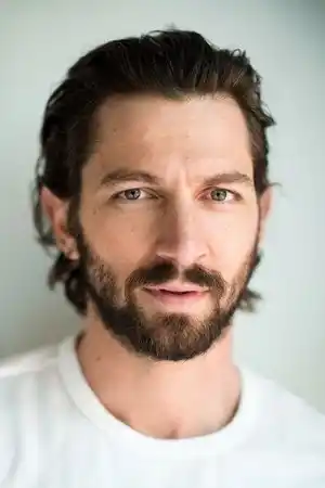 Michiel Huisman fotoğrafı