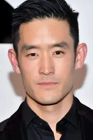 Mike Moh fotoğrafı