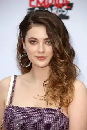 Millie Brady fotoğrafı