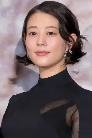 Mitsuki Takahata fotoğrafı