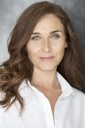 Mona Martínez fotoğrafı