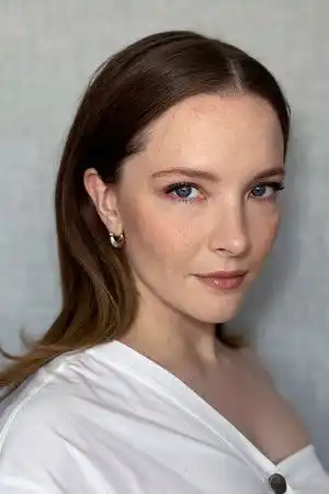 Morfydd Clark fotoğrafı