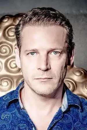Nicholas Facey fotoğrafı