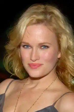 Nicholle Tom fotoğrafı