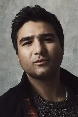 Nick Mohammed fotoğrafı