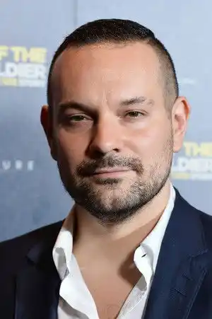 Nick Nevern fotoğrafı