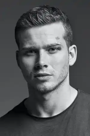 Oliver Stark fotoğrafı