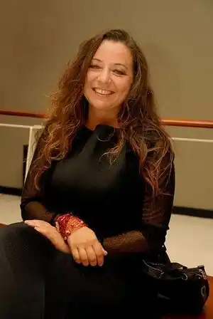 Övül Avkıran fotoğrafı
