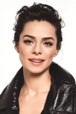 Özge Özpirinçci fotoğrafı
