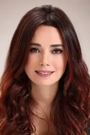 Özgü Namal fotoğrafı
