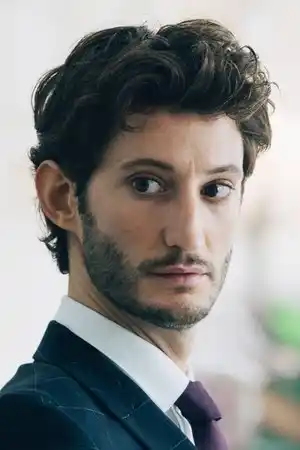 Pierre Niney fotoğrafı