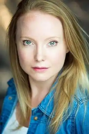 Rachael Louise Miller fotoğrafı