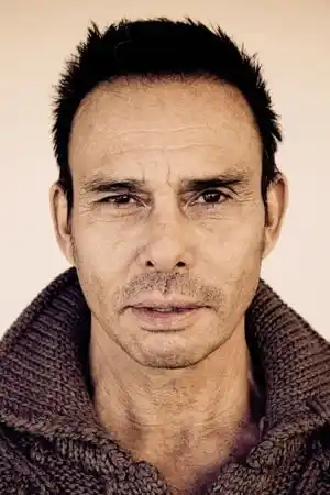 Raoul Max Trujillo fotoğrafı