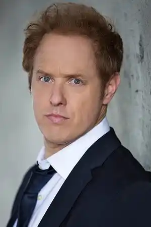 Raphael Sbarge fotoğrafı