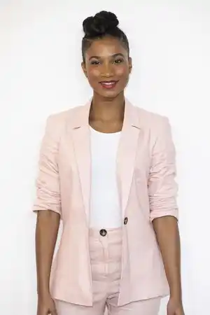 Rhianna Dorris fotoğrafı