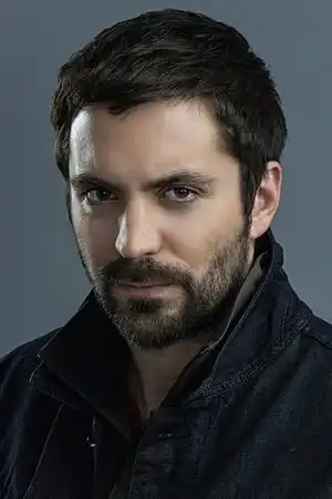 Rhys Coiro fotoğrafı