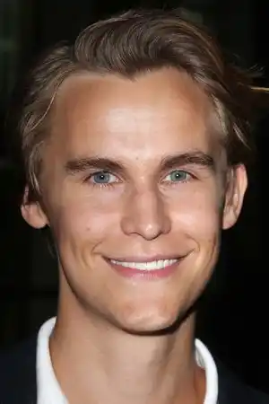 Rhys Wakefield fotoğrafı