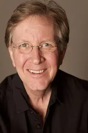 Robert Clotworthy fotoğrafı