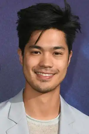 Ross Butler fotoğrafı