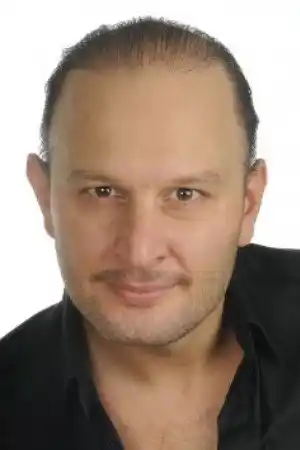 Şafak Karali fotoğrafı