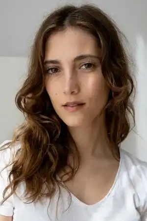 Sarah-Sofie Boussnina fotoğrafı