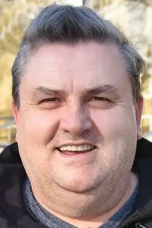 Simon Delaney fotoğrafı