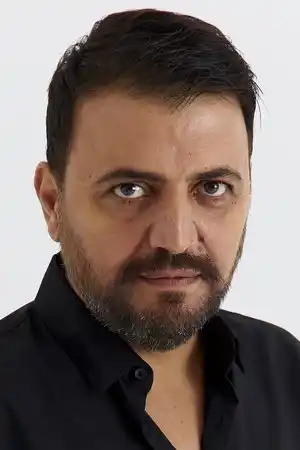 Şinasi Yurtsever fotoğrafı