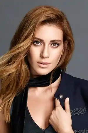 Sinem Kobal fotoğrafı