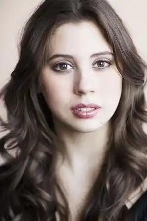Skye Bennett fotoğrafı