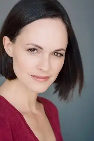 Susan May Pratt fotoğrafı