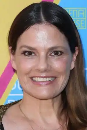 Suzanne Cryer fotoğrafı