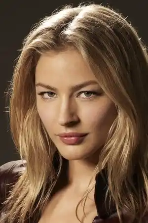 Tabrett Bethell fotoğrafı
