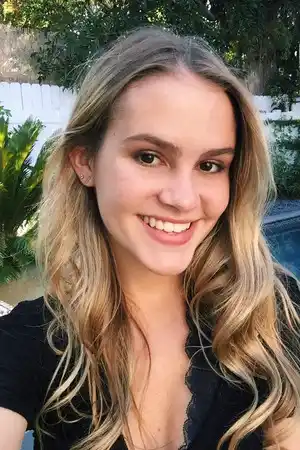 Taylar Hender fotoğrafı