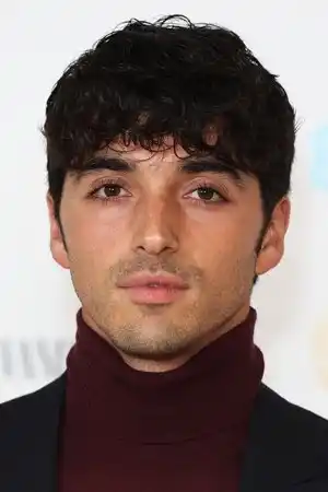 Taylor Zakhar Perez fotoğrafı