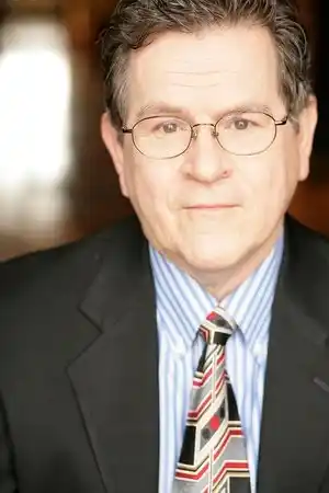 Tim Kazurinsky fotoğrafı